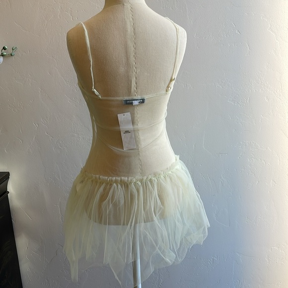 Urban outfitters pale yellow tulle ballet overdress/ sheer vest XS - Picture 2 of 3